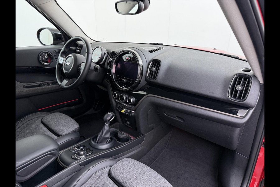 MINI Countryman 1.5 Cooper S E ALL4 Classic VAN: 26.900,- VOOR: 24.770,- UW WKVOORDEEL: 2.130,- | SPORTSTOELEN | AFN. TREKHAAK | 4X4 | STOELVERWARMING|