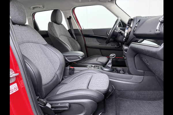 MINI Countryman 1.5 Cooper S E ALL4 Classic VAN: 26.900,- VOOR: 24.770,- UW WKVOORDEEL: 2.130,- | SPORTSTOELEN | AFN. TREKHAAK | 4X4 | STOELVERWARMING|