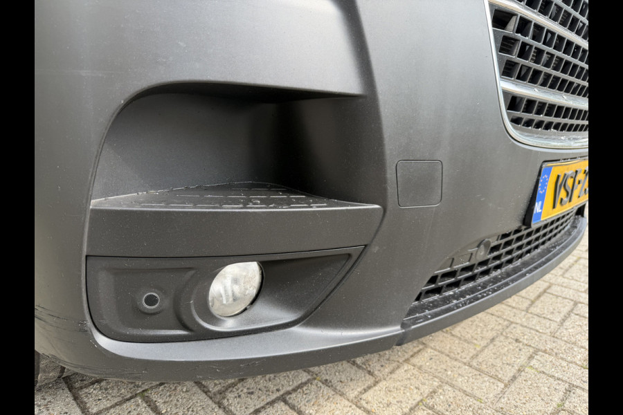 Renault Master T35 2.3 dCi 150pk L3H3 Energy Comfort / vaste prijs rijklaar € 21.950 ex btw / lease vanaf € 358 / ideaal voor camper ombouw / trekhaak / camera's rondom !