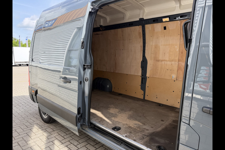 Renault Master T35 2.3 dCi 150pk L3H3 Energy Comfort / vaste prijs rijklaar € 21.950 ex btw / lease vanaf € 358 / ideaal voor camper ombouw / trekhaak / camera's rondom !
