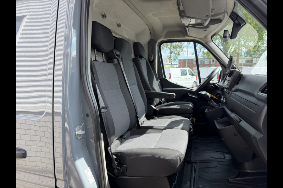 Renault Master T35 2.3 dCi 150pk L3H3 Energy Comfort / vaste prijs rijklaar € 21.950 ex btw / lease vanaf € 358 / ideaal voor camper ombouw / trekhaak / camera's rondom !