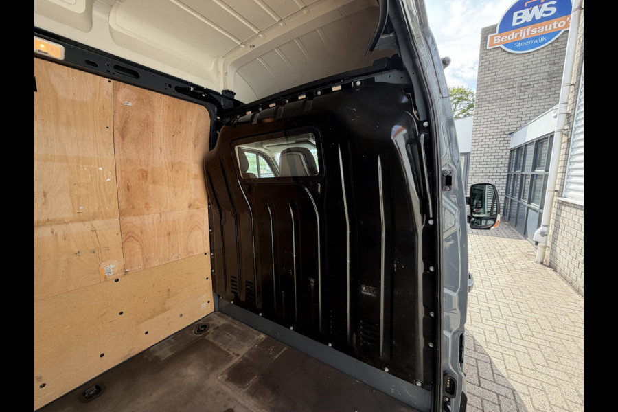 Renault Master T35 2.3 dCi 150pk L3H3 Energy Comfort / vaste prijs rijklaar € 21.950 ex btw / lease vanaf € 358 / ideaal voor camper ombouw / trekhaak / camera's rondom !