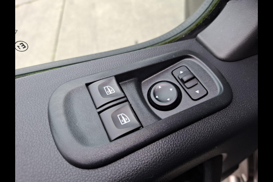 Renault Master T35 2.3 dCi 180 L2H2 Energy Work Edition AIRCO / CRUISE CONTROLE / NAVI / DEALER ONDERHOUDEN / TREKHAAK