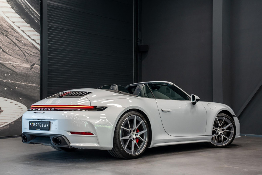 Porsche 911 Cabrio 3.0 Carrera S *FACELIFT / Sport-Design / Lift-Systeem / BOSE / Stoelventilatie / Vierwiel-Besturing / InnoDrive / Matrix-LED*