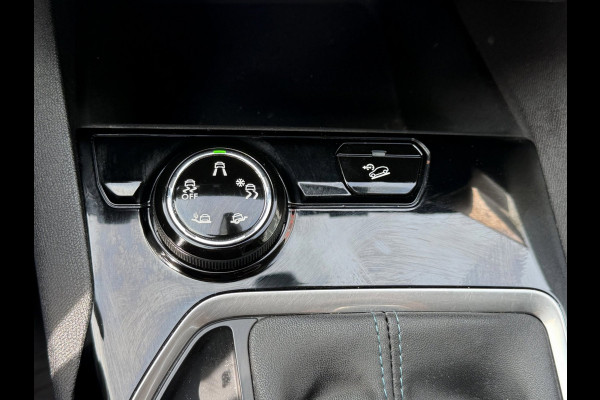 Peugeot 5008 1.2 PureTech Crossway - 7 Pers. I Navigatie / Apple CarPlay I Leer / Alcatara I LED I PDC I Camera I Dealer onderh.