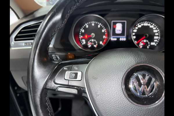 Volkswagen Tiguan Allspace 1.5 TSI ACT| Panoramadak | Camera | CarPlay | Adaptive Cruise | Dealer onderhouden