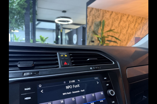 Volkswagen Tiguan Allspace 1.5 TSI ACT| Panoramadak | Camera | CarPlay | Adaptive Cruise | Dealer onderhouden