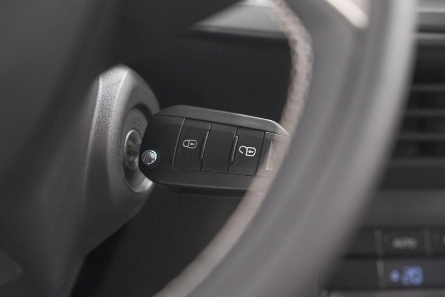 Opel Frontera Electric GS 44 kWh | 96,1% SOH 11 KW Laadfunctie | Camera | Dodehoekdetectie | Apple Carplay