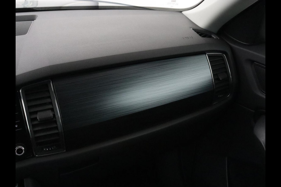 Škoda Kodiaq 1.5 TSI Style 7-Persoons | Stoelverwarming | Trekhaak | Adaptive cruise | Virtual Cockpit | Carplay | Camera | Navigatie | Keyless | Full LED | Climate control | Parkeerhulp