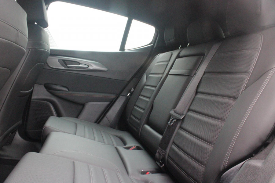 Alfa Romeo Tonale 1.5T Hybrid 160PK VELOCE | PREMIUM PACK: LEDEREN BEKLEDING/GEVENTILEERDE VOORSTOELEN/4-VOUDIG ELEKTRISCH VERSTELBARE LENDESTEUN VOORSTOELEN/ELEKTRISCH BEDIENBARE /HOOGGLANS ZWARTE RAAMOMLIJSTING/AMBIENT LIGHTING | TECHNOLOGY PACK: PARKEERWAARSCHUWING VOOR EN ACHTER/360° CAMERA/AUTOMATISCH INPARKEREN/ AUTONOMOUS DRIVING LEVEL 2: ADAPTIVE CRUISE CONTROL/LANE CENTERING ASSIST/TRAFFIC JAM ASSIST DODEHOEK DETECTIE AUTOMATISCH DIMMENDE BUITENSPIEGELS ELEKTRISCH BEDIENBARE ACHTERKLEP | WINTERPACK: STOELVERWARMING VOOR/STUURVERWARMING/VERWARMBARE RUITENSPROEIERS | 19" LICHTMET