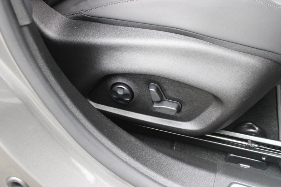 Alfa Romeo Tonale 1.5T Hybrid 160PK VELOCE | PREMIUM PACK: LEDEREN BEKLEDING/GEVENTILEERDE VOORSTOELEN/4-VOUDIG ELEKTRISCH VERSTELBARE LENDESTEUN VOORSTOELEN/ELEKTRISCH BEDIENBARE /HOOGGLANS ZWARTE RAAMOMLIJSTING/AMBIENT LIGHTING | TECHNOLOGY PACK: PARKEERWAARSCHUWING VOOR EN ACHTER/360° CAMERA/AUTOMATISCH INPARKEREN/ AUTONOMOUS DRIVING LEVEL 2: ADAPTIVE CRUISE CONTROL/LANE CENTERING ASSIST/TRAFFIC JAM ASSIST DODEHOEK DETECTIE AUTOMATISCH DIMMENDE BUITENSPIEGELS ELEKTRISCH BEDIENBARE ACHTERKLEP | WINTERPACK: STOELVERWARMING VOOR/STUURVERWARMING/VERWARMBARE RUITENSPROEIERS | 19" LICHTMET