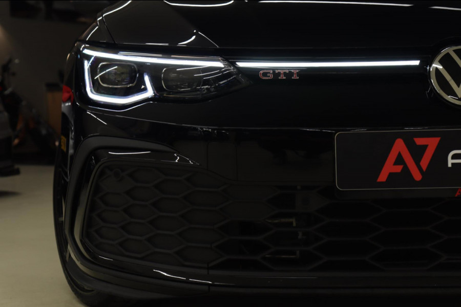 Volkswagen Golf 2.0 TSI GTI CLUBSPORT BLACKSTYLE/PANO/HEDUP/HK/CARPLAY/BLIDSOIT/VOL