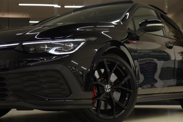 Volkswagen Golf 2.0 TSI GTI CLUBSPORT BLACKSTYLE/PANO/HEDUP/HK/CARPLAY/BLIDSOIT/VOL