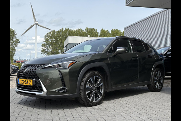 Lexus UX 250h Preference Line | 184pk | Stoel- & Stuurverwarming | Adaptive Cruise | Achteruitrijcamera | 18 Inch |