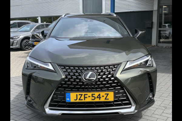 Lexus UX 250h Preference Line | 184pk | Stoel- & Stuurverwarming | Adaptive Cruise | Achteruitrijcamera | 18 Inch |