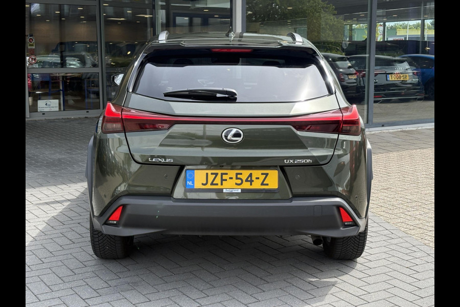 Lexus UX 250h Preference Line | 184pk | Stoel- & Stuurverwarming | Adaptive Cruise | Achteruitrijcamera | 18 Inch |