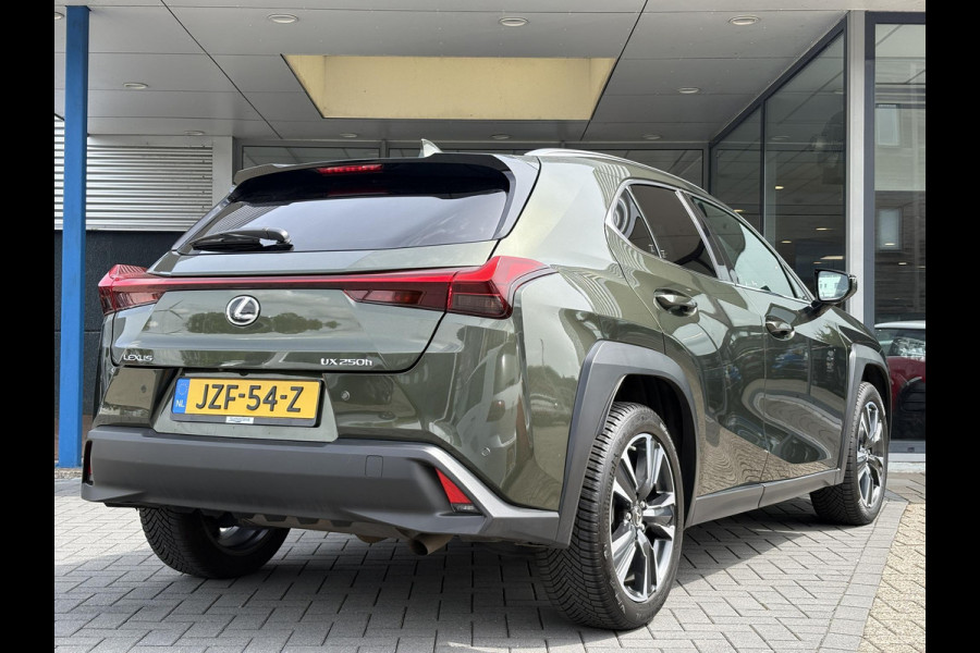 Lexus UX 250h Preference Line | 184pk | Stoel- & Stuurverwarming | Adaptive Cruise | Achteruitrijcamera | 18 Inch |