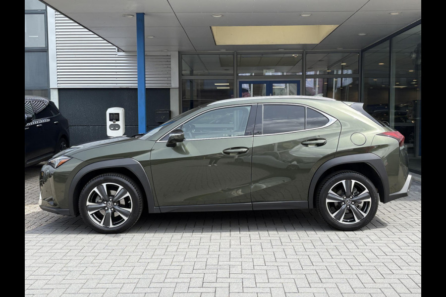 Lexus UX 250h Preference Line | 184pk | Stoel- & Stuurverwarming | Adaptive Cruise | Achteruitrijcamera | 18 Inch |