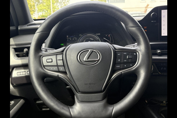 Lexus UX 250h Preference Line | 184pk | Stoel- & Stuurverwarming | Adaptive Cruise | Achteruitrijcamera | 18 Inch |