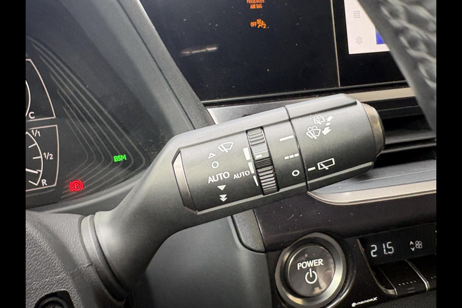 Lexus UX 250h Preference Line | 184pk | Stoel- & Stuurverwarming | Adaptive Cruise | Achteruitrijcamera | 18 Inch |