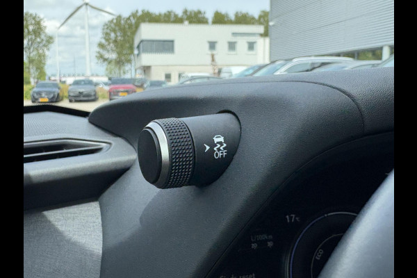 Lexus UX 250h Preference Line | 184pk | Stoel- & Stuurverwarming | Adaptive Cruise | Achteruitrijcamera | 18 Inch |