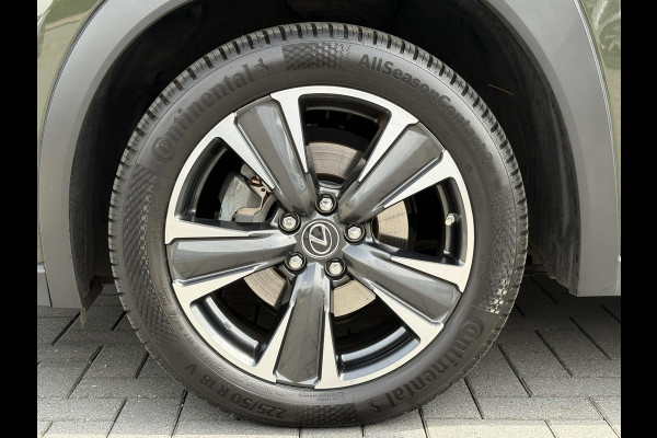Lexus UX 250h Preference Line | 184pk | Stoel- & Stuurverwarming | Adaptive Cruise | Achteruitrijcamera | 18 Inch |