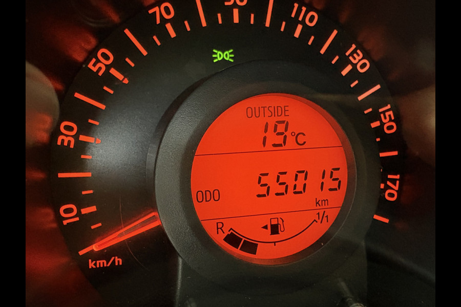 Peugeot 108 1.0 e-VTi Access Airco - Cruise control - Radio - Led verlichting - USB-aansluiting - Start/stop systeem - Achterbank neerklapbaar