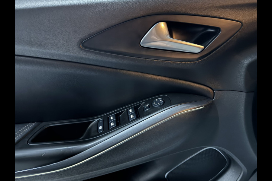 Opel Grandland X 1.6 Turbo Innovation | Camera | Cruise | Navi | LED | Lane Assist | Dealer onderhouden