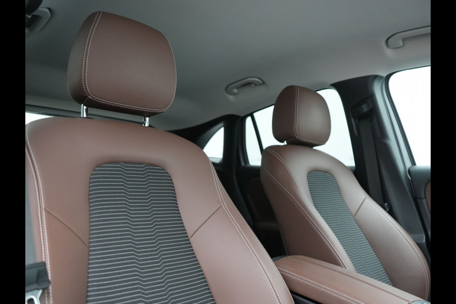 Mercedes-Benz GLA 250 e Business Line PHEV 218pk Dealer O.H. | Trekhaak Af Fabriek | Camera | Sportstoelen Verwarmd | Sfeerverlichting | Apple Carplay | Navigatie | DAB | Virtual | 18"L.M | Plug In Hybrid |