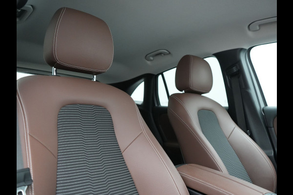 Mercedes-Benz GLA 250 e Business Line PHEV 218pk Dealer O.H. | Trekhaak Af Fabriek | Camera | Sportstoelen Verwarmd | Sfeerverlichting | Apple Carplay | Navigatie | DAB | Virtual | 18"L.M | Plug In Hybrid |