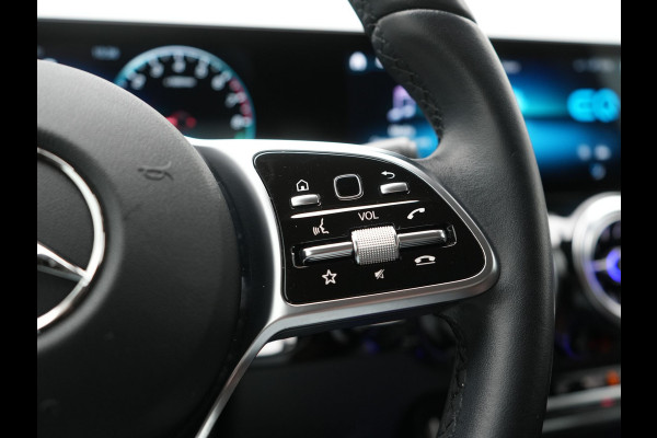 Mercedes-Benz GLA 250 e Business Line PHEV 218pk Dealer O.H. | Trekhaak Af Fabriek | Camera | Sportstoelen Verwarmd | Sfeerverlichting | Apple Carplay | Navigatie | DAB | Virtual | 18"L.M | Plug In Hybrid |