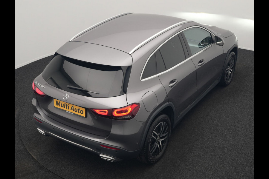 Mercedes-Benz GLA 250 e Business Line PHEV 218pk Dealer O.H. | Trekhaak Af Fabriek | Camera | Sportstoelen Verwarmd | Sfeerverlichting | Apple Carplay | Navigatie | DAB | Virtual | 18"L.M | Plug In Hybrid |
