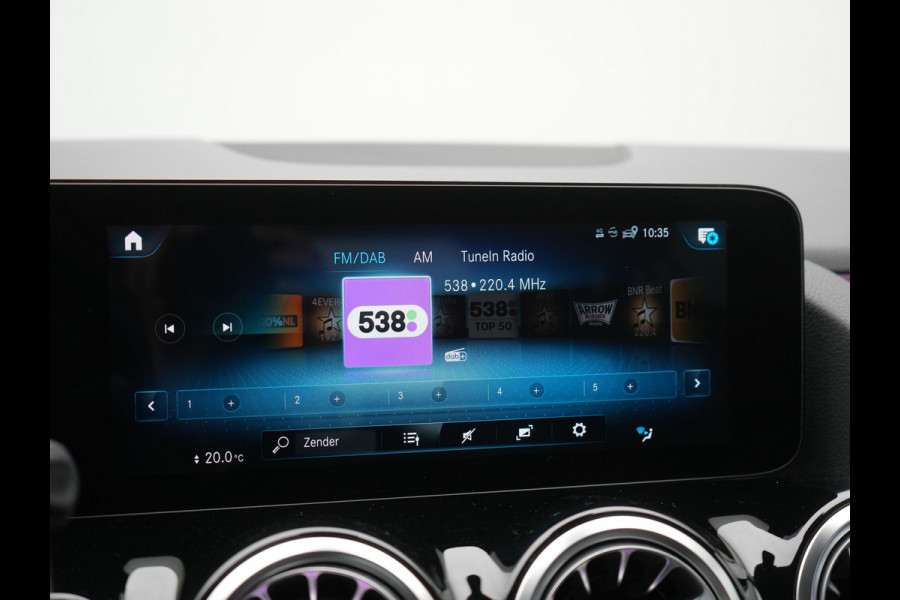 Mercedes-Benz GLA 250 e Business Line PHEV 218pk Dealer O.H. | Trekhaak Af Fabriek | Camera | Sportstoelen Verwarmd | Sfeerverlichting | Apple Carplay | Navigatie | DAB | Virtual | 18"L.M | Plug In Hybrid |