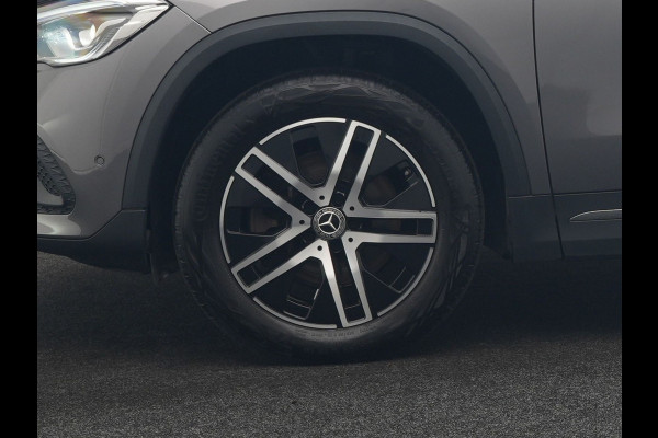 Mercedes-Benz GLA 250 e Business Line PHEV 218pk Dealer O.H. | Trekhaak Af Fabriek | Camera | Sportstoelen Verwarmd | Sfeerverlichting | Apple Carplay | Navigatie | DAB | Virtual | 18"L.M | Plug In Hybrid |