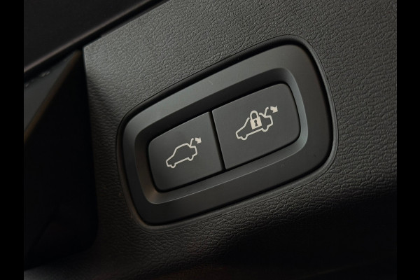 Volvo XC60 2.0 T8 Plug-in-hybrid AWD BLACK EDITION PANO|BOWERS&WILKINS|HuD|360CAM|KEYLESS|MEMORY|LUCHTVERING|FABRIEKSGARANTIE|2025