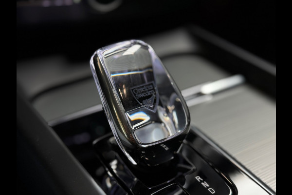 Volvo XC60 2.0 T8 Plug-in-hybrid AWD BLACK EDITION PANO|BOWERS&WILKINS|HuD|360CAM|KEYLESS|MEMORY|LUCHTVERING|FABRIEKSGARANTIE|2025