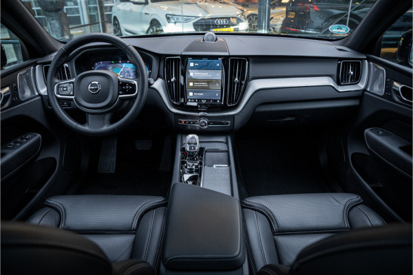 Volvo XC60 T6 Recharge Ultimate Black Edition ** Leer ** B&W ** Four-C luchtvering ** Trekhaak
