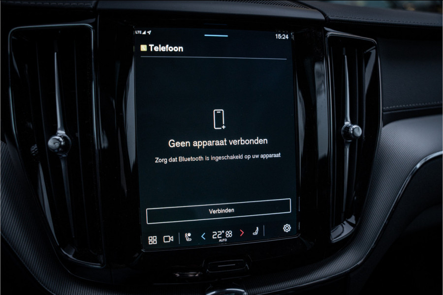 Volvo XC60 T6 Recharge Ultimate Black Edition ** Leer ** B&W ** Four-C luchtvering ** Trekhaak