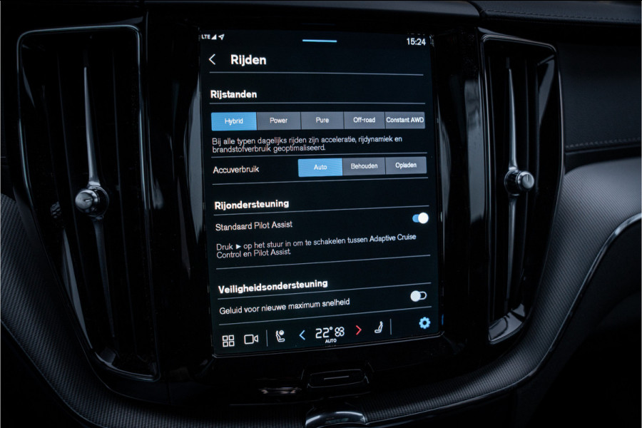 Volvo XC60 T6 Recharge Ultimate Black Edition ** Leer ** B&W ** Four-C luchtvering ** Trekhaak