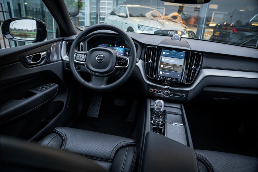 Volvo XC60 T6 Recharge Ultimate Black Edition ** Leer ** B&W ** Four-C luchtvering ** Trekhaak