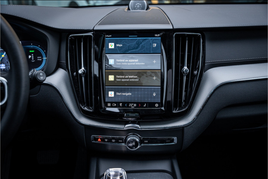 Volvo XC60 T6 Recharge Ultimate Black Edition ** Leer ** B&W ** Four-C luchtvering ** Trekhaak