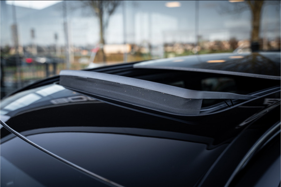 Volvo XC60 T6 Recharge Ultimate Black Edition ** Leer ** B&W ** Four-C luchtvering ** Trekhaak
