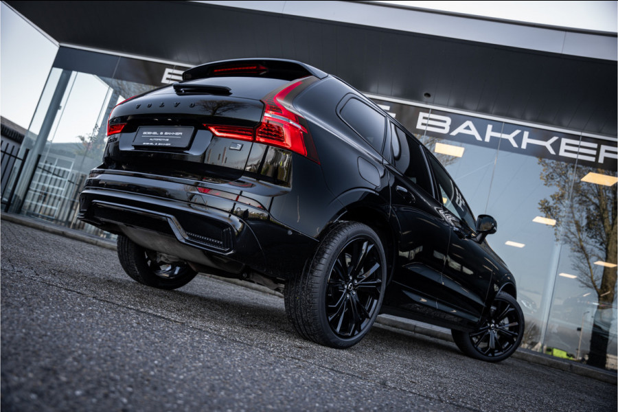 Volvo XC60 T6 Recharge Ultimate Black Edition ** Leer ** B&W ** Four-C luchtvering ** Trekhaak