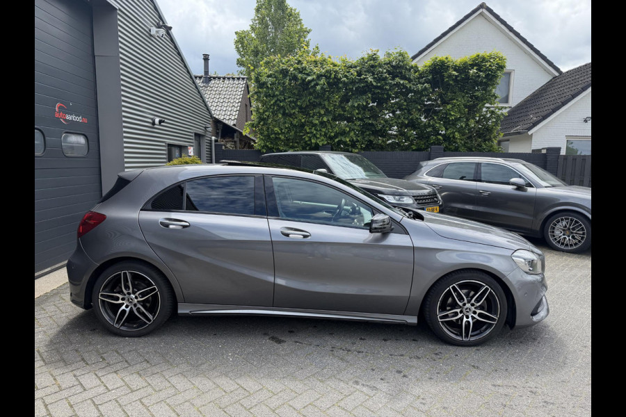 Mercedes-Benz A-Klasse 160 AMG | Panoramadak | Camera | Navigatie | 18 Inch Lichtmetalen Velgen |