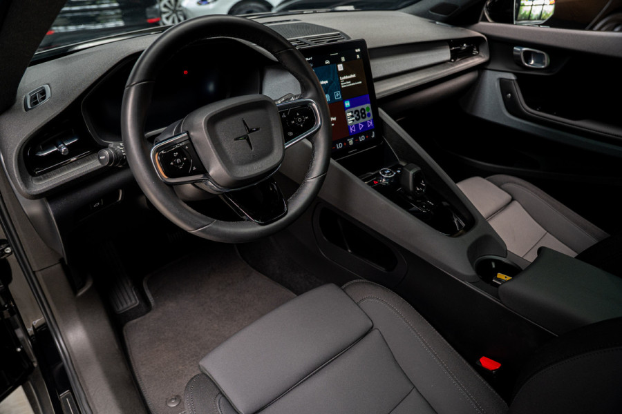 Polestar 2 Long Range Single Motor 78 kWh Panodak 360 Harman K.  ACC Alcantara Stuurverwarming Warmtepomp Memory seat Stoelverwarming voor & achter LM velgen