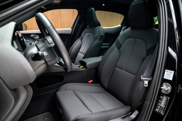 Polestar 2 Long Range Single Motor 78 kWh Panodak 360 Harman K.  ACC Alcantara Stuurverwarming Warmtepomp Memory seat Stoelverwarming voor & achter LM velgen