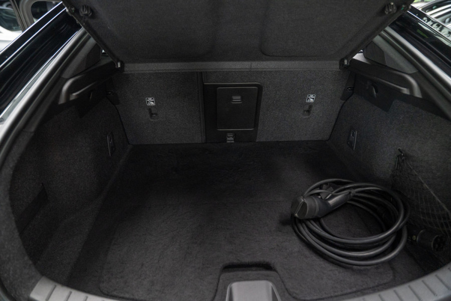 Polestar 2 Long Range Single Motor 78 kWh Panodak 360 Harman K.  ACC Alcantara Stuurverwarming Warmtepomp Memory seat Stoelverwarming voor & achter LM velgen