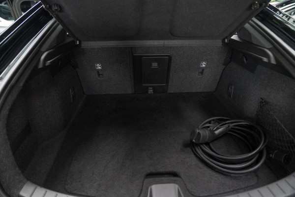Polestar 2 Long Range Single Motor 78 kWh Panodak 360 Harman K.  ACC Alcantara Stuurverwarming Warmtepomp Memory seat Stoelverwarming voor & achter LM velgen