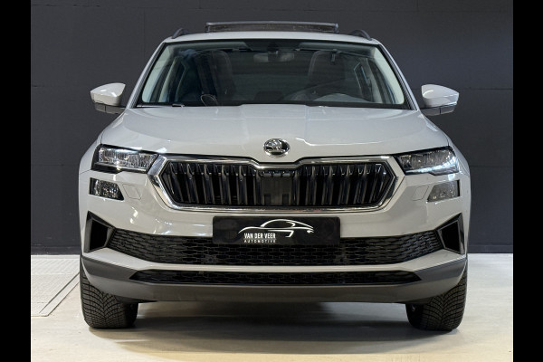 Škoda Karoq 1.5 TSI ACT Business Edition Plus | Panoramadak | Camera | Adaptive cruise | Stoelverwarming | Full LED | NL auto | Dealer onderhouden