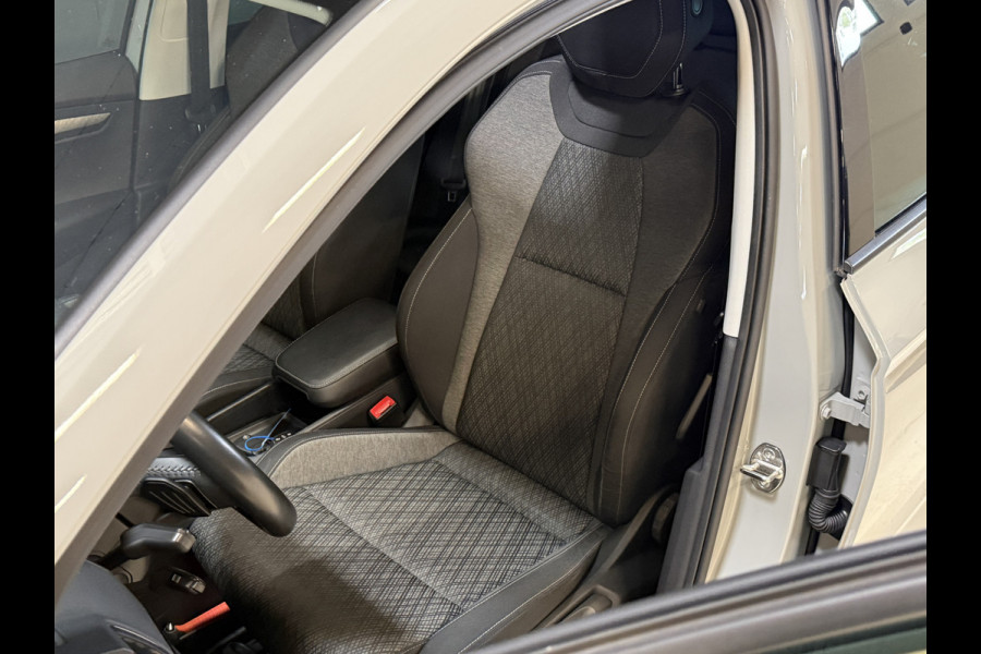 Škoda Karoq 1.5 TSI ACT Business Edition Plus | Panoramadak | Camera | Adaptive cruise | Stoelverwarming | Full LED | NL auto | Dealer onderhouden
